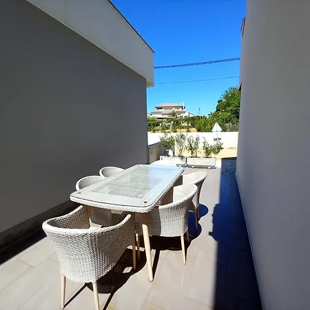 Apartman Jelena - Cozy Two Bedroom Only 70m From The Beach, Diklo - Zára