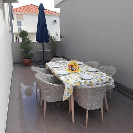 Appartement Jelena - Cozy Two Bedroom Only 70m From The Beach, Diklo - *