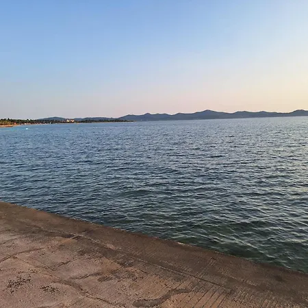 Jelena - Cozy Two Bedroom Only 70m From The Beach, Diklo - Lejlighed *