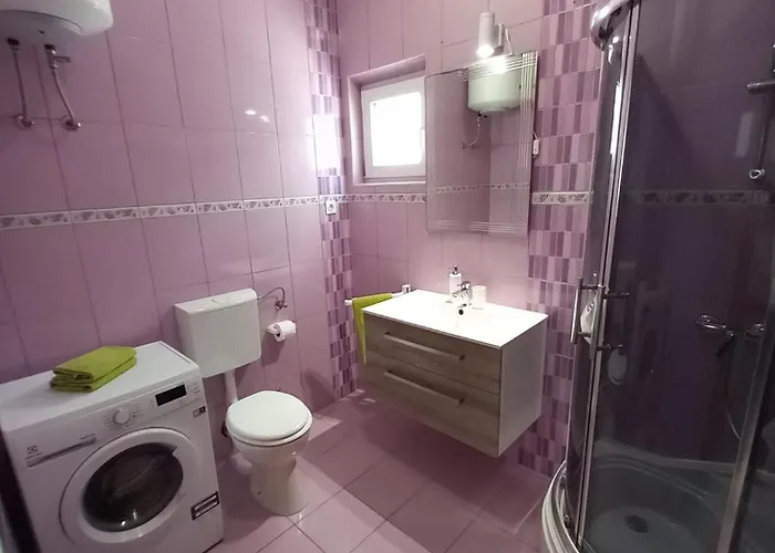 Apartament Jelena - Cozy Two Bedroom Only 70m From The Beach, Diklo -
