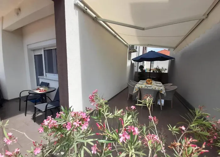 Jelena - Cozy Two Bedroom Only 70m From The Beach, Diklo - Appartement *