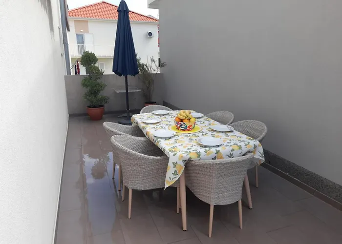 Apartament Jelena - Cozy Two Bedroom Only 70m From The Beach, Diklo - *