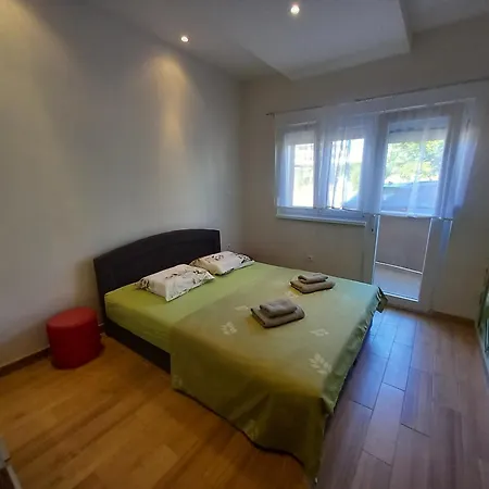 Jelena - Cozy Two Bedroom Only 70m From The Beach, Diklo - Appartamento