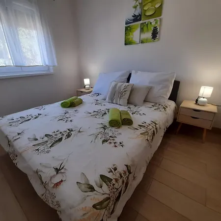 Jelena - Cozy Two Bedroom Only 70m From The Beach, Diklo - Zara