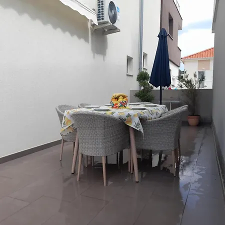 Jelena - Cozy Two Bedroom Only 70m From The Beach, Diklo - *