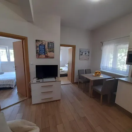 Jelena - Cozy Two Bedroom Only 70m From The Beach, Diklo - * 扎达尔