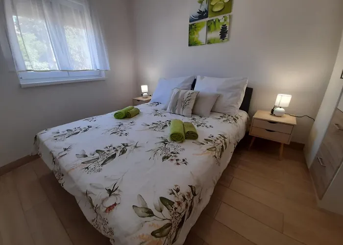 Jelena - Cozy Two Bedroom Only 70m From The Beach, Diklo - Zadar