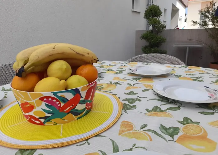 Jelena - Cozy Two Bedroom Only 70m From The Beach, Diklo - * زادار