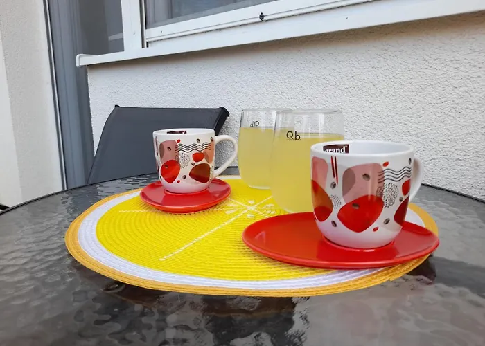 Jelena - Cozy Two Bedroom Only 70m From The Beach, Diklo -