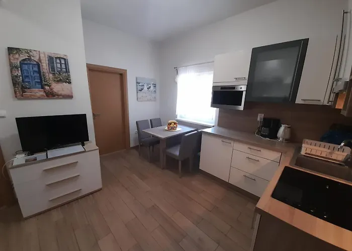 Jelena - Cozy Two Bedroom Only 70m From The Beach, Diklo - * Zadar