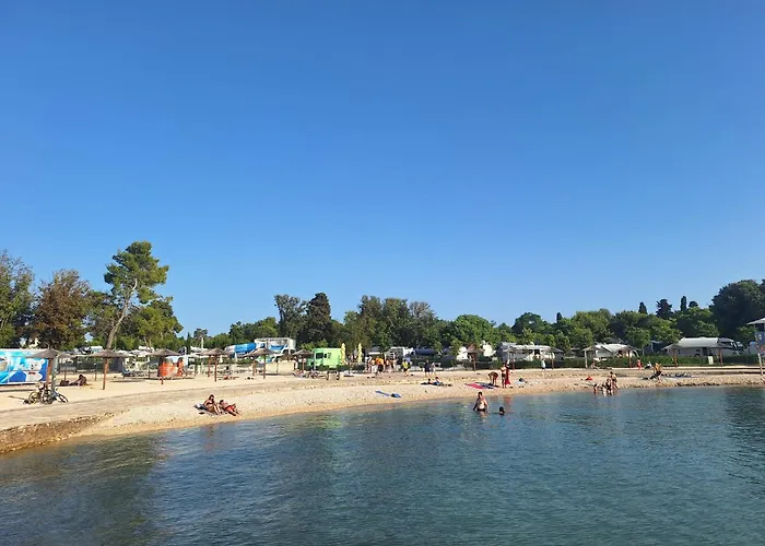 Jelena - Cozy Two Bedroom Only 70m From The Beach, Diklo - Apartman Zadar