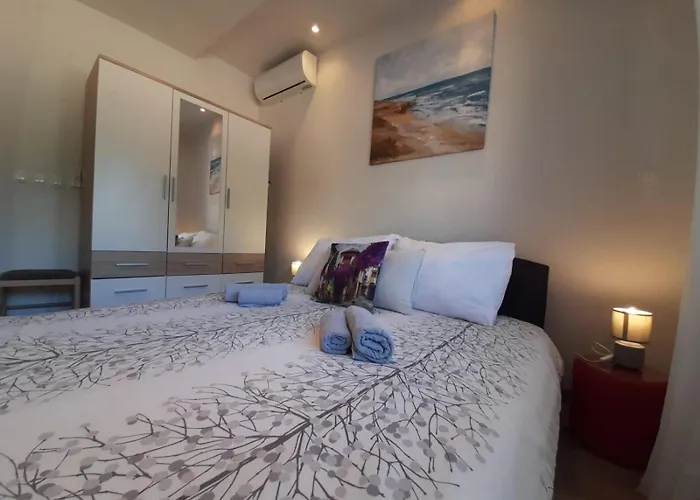 Jelena - Cozy Two Bedroom Only 70m From The Beach, Diklo - Zadar