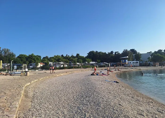 Apartman Jelena - Cozy Two Bedroom Only 70m From The Beach, Diklo -