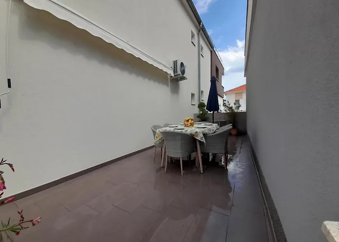Jelena - Cozy Two Bedroom Only 70m From The Beach, Diklo - * زادار