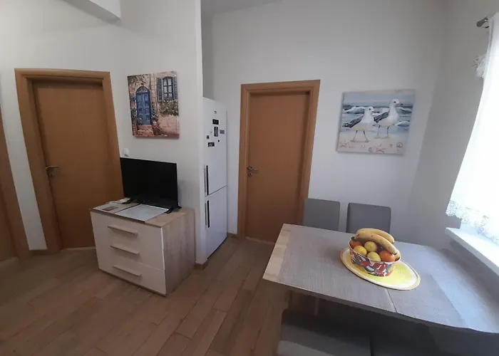 Jelena - Cozy Two Bedroom Only 70m From The Beach, Diklo - Apartman *