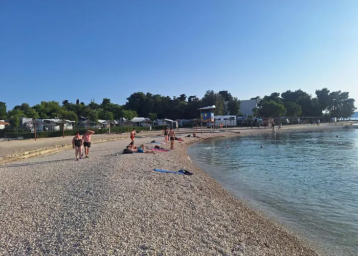 Jelena - Cozy Two Bedroom Only 70m From The Beach, Diklo - Apartman Zadar